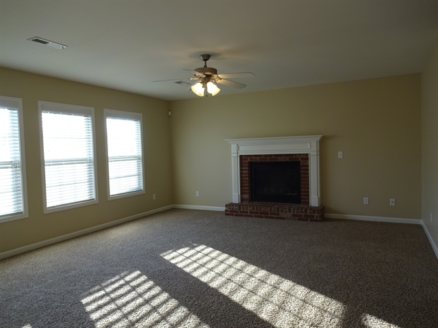 Building Photo - 113 Fox Den Ln