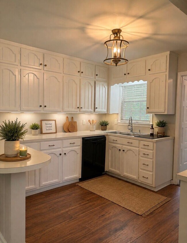 Foto del edificio - Move-In Ready 4BR/3BA Home with Spacious Layout & Large Yard