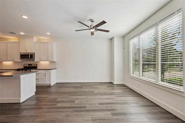 Foto del edificio - 6309 Rover Ln