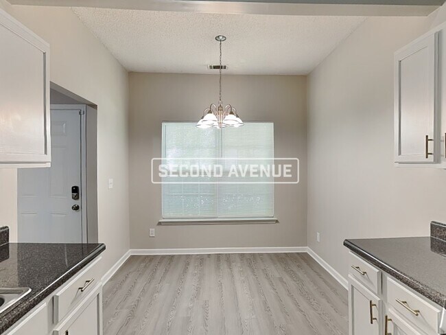 Foto del edificio - 5012 Serenity Point Ln