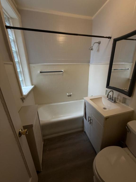 Building Photo - 7948 S Essex Ave