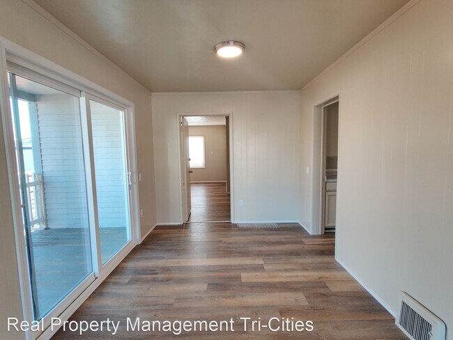 Foto del edificio - 4 br, 2 bath House - 85 Symons Dr
