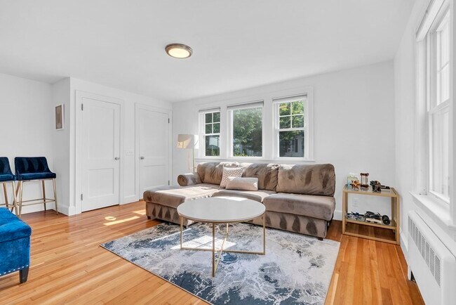 Foto del edificio - 907 Adams St