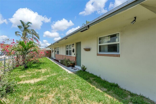 Foto del edificio - 441 NE 30th Ct