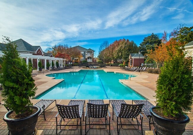 Gables Sugarloaf Exterior and Swimming Pool - The Quinn Sugarloaf