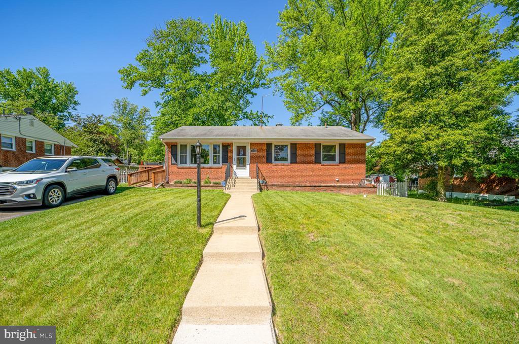 Foto principal - 8824 Jandell Rd