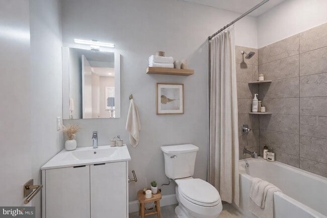Foto del edificio - 650 N 36th St