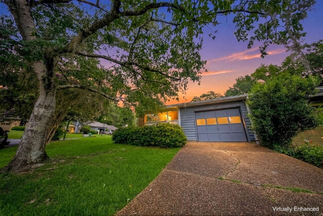 Building Photo - 1402 Sturbridge Pl