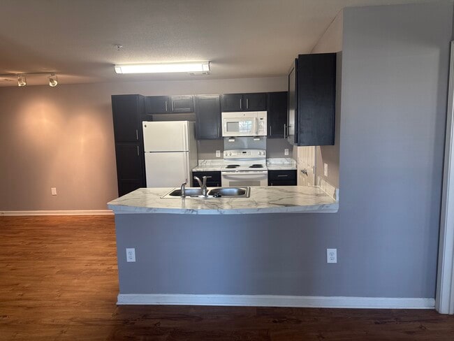 2-bedroom / 2-bath Kitchen - Abbington Glen