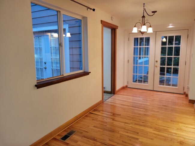 Área de comedor - 13344 23rd Pl NE