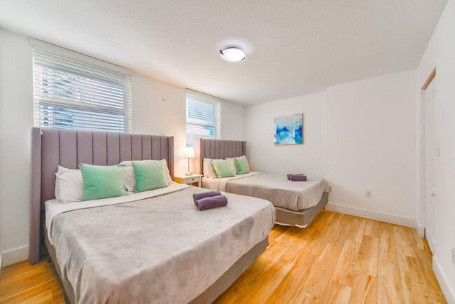 Foto del edificio - 1 SE 12th St