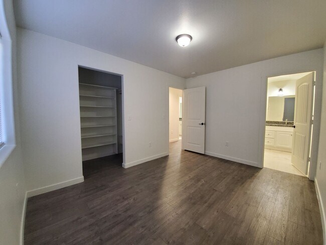 Foto del edificio - 1125 W Ivy Ave