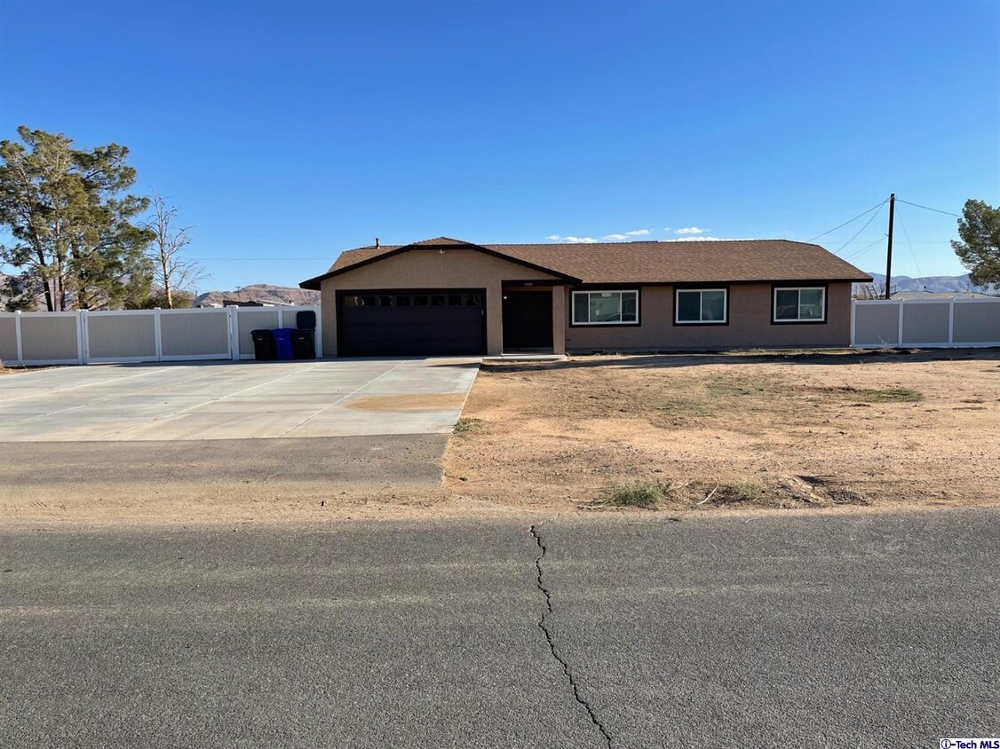 15085 Flathead Rd, Apple Valley, CA 92307 House for Rent in Apple