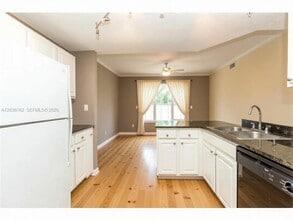 Building Photo - 501 Knights Run Ave