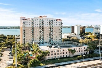 Building Photo - 616 Clearwater Park Rd