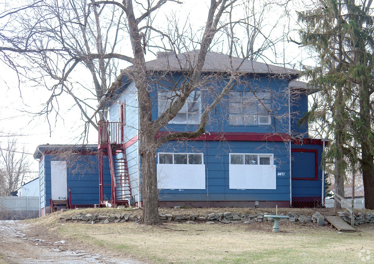 Primary Photo - 4071 Millersville Dr