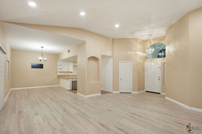 Foto del edificio - 2157 R Carrillo Ct