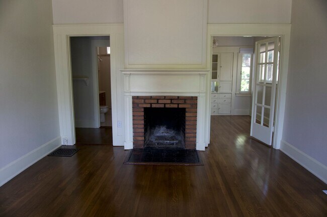 Foto del edificio - *** Unit is not available for showings until 01/01/2026 ***