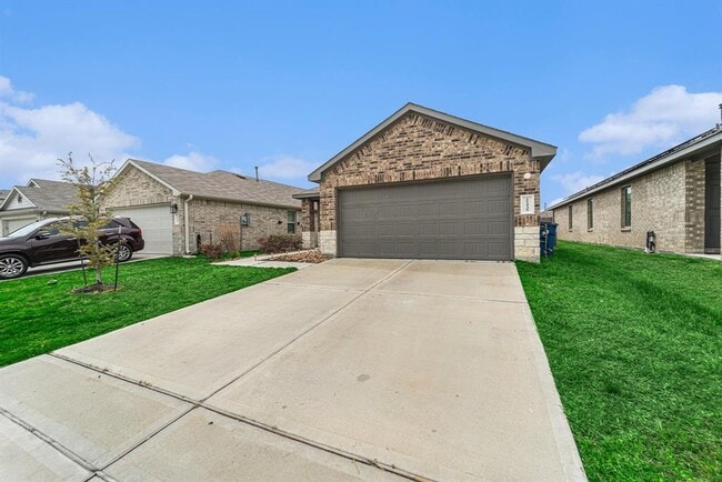 Building Photo - 22435 Forest Gorge Ln