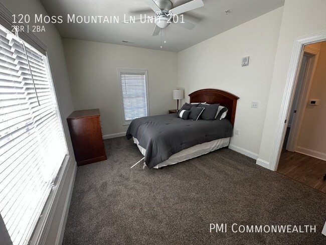 Building Photo - 2 Bed / 2 Bath Apartment (Available Now)