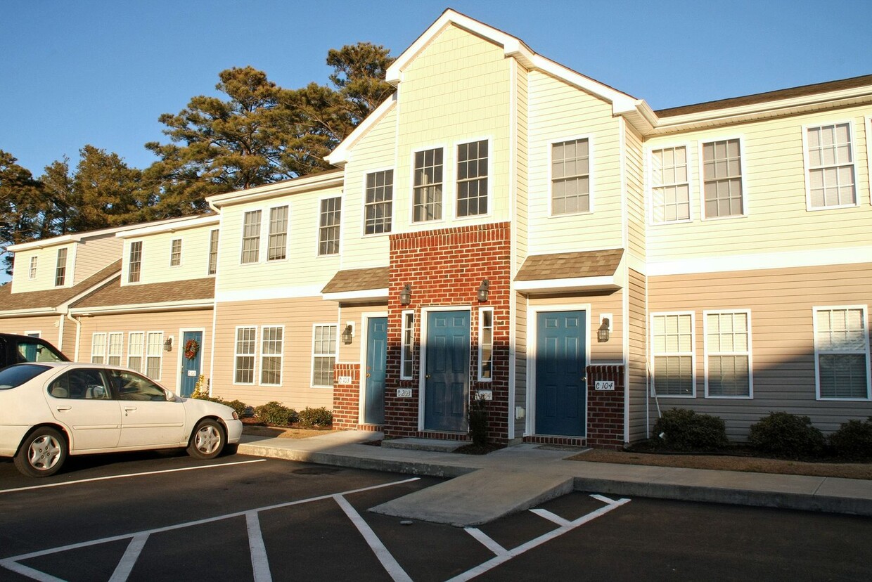 Primary Photo - Morehead City Condo For Rent!