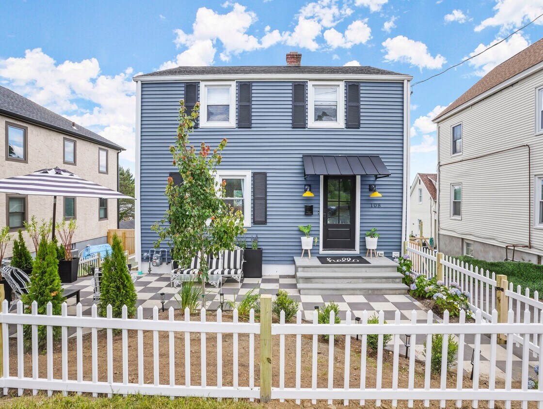 Primary Photo - 108 Henry St