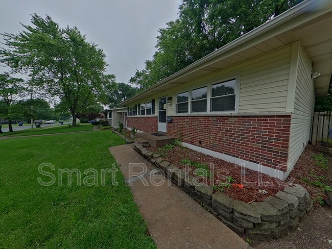 Building Photo - 770 Manresa Ln