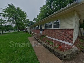 Building Photo - 770 Manresa Ln