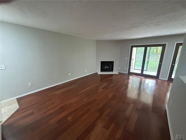 Foto del edificio - 15105 Lesley Ln