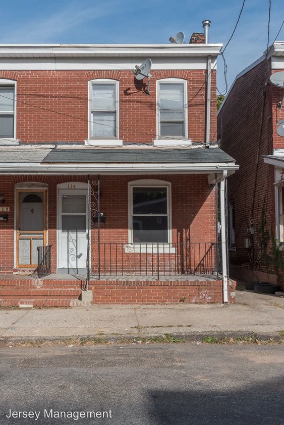 Primary Photo - 114 Elm St
