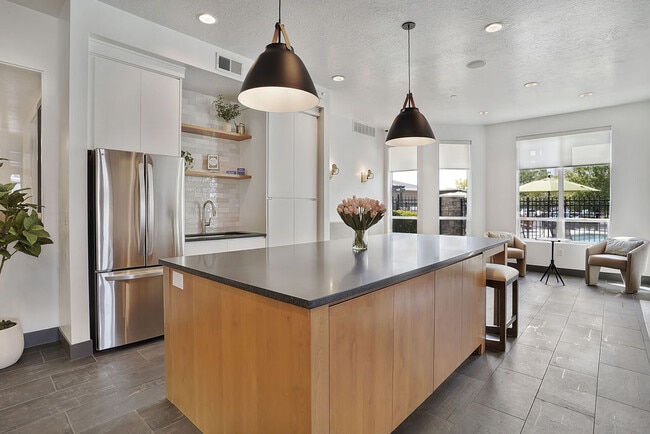 Leasing Office - Canyon View Crossing