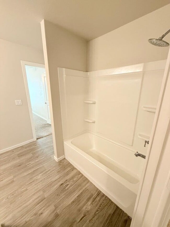 Foto del edificio - 9707 Saratoga Ave