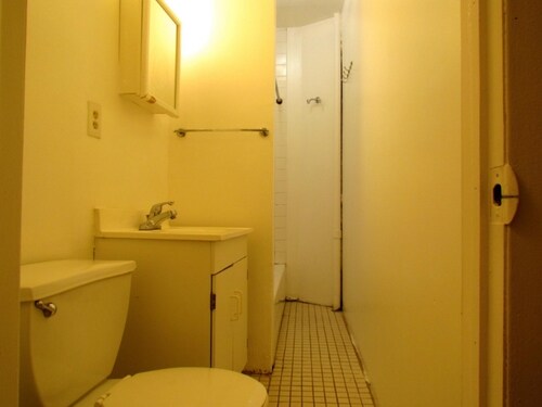 Foto del edificio - 167 W 4th St