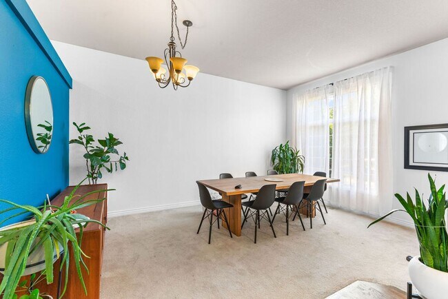 Foto del edificio - 2225 Timber Creek Dr