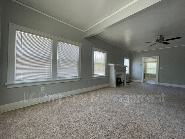 Foto del edificio - 305 25th St N