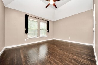 Building Photo - 3210 Shadowwalk Dr