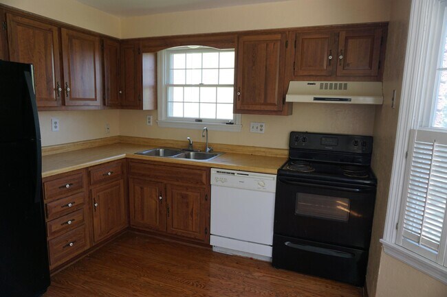 Building Photo - 939 Trillium Trail
