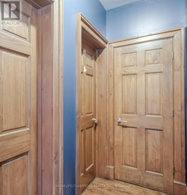 Building Photo - 18 Bridge St W