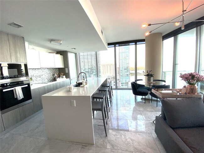 Foto del edificio - 2900 NE 7th Ave