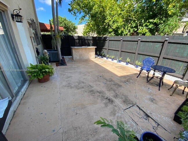 Foto del edificio - 6979 SW 110th Ct