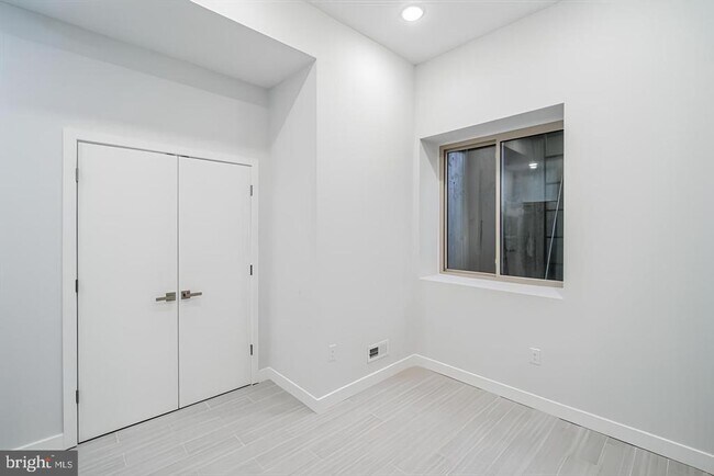 Building Photo - 2417 N 7th St