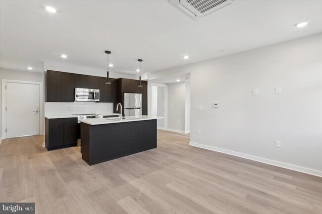 Foto del edificio - 3449 Scotts Ln