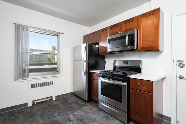 Stainless steel oven - The Lex Apartments