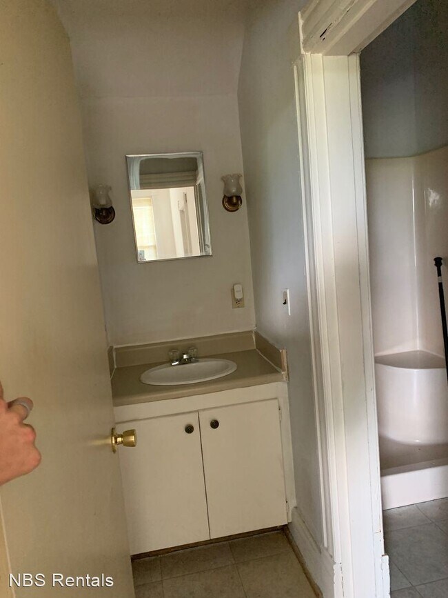 Foto del edificio - 1 br, 1 bath Apartment - 2000 Grace St