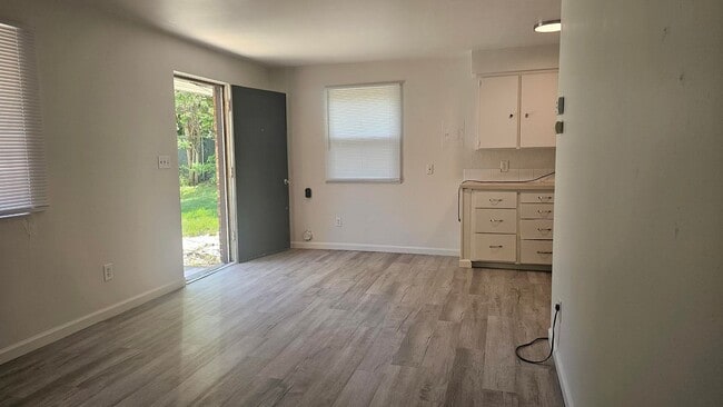 Building Photo - Jean Street 4 Plex
