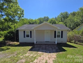 Building Photo - 405 S Pinchback Ave