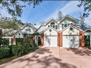 Building Photo - 842 Santa Rosa Dr