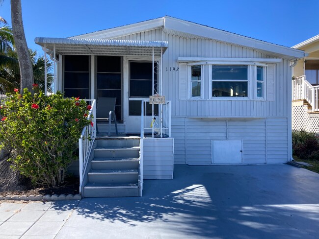 Foto del edificio - 1192 Nettles Blvd