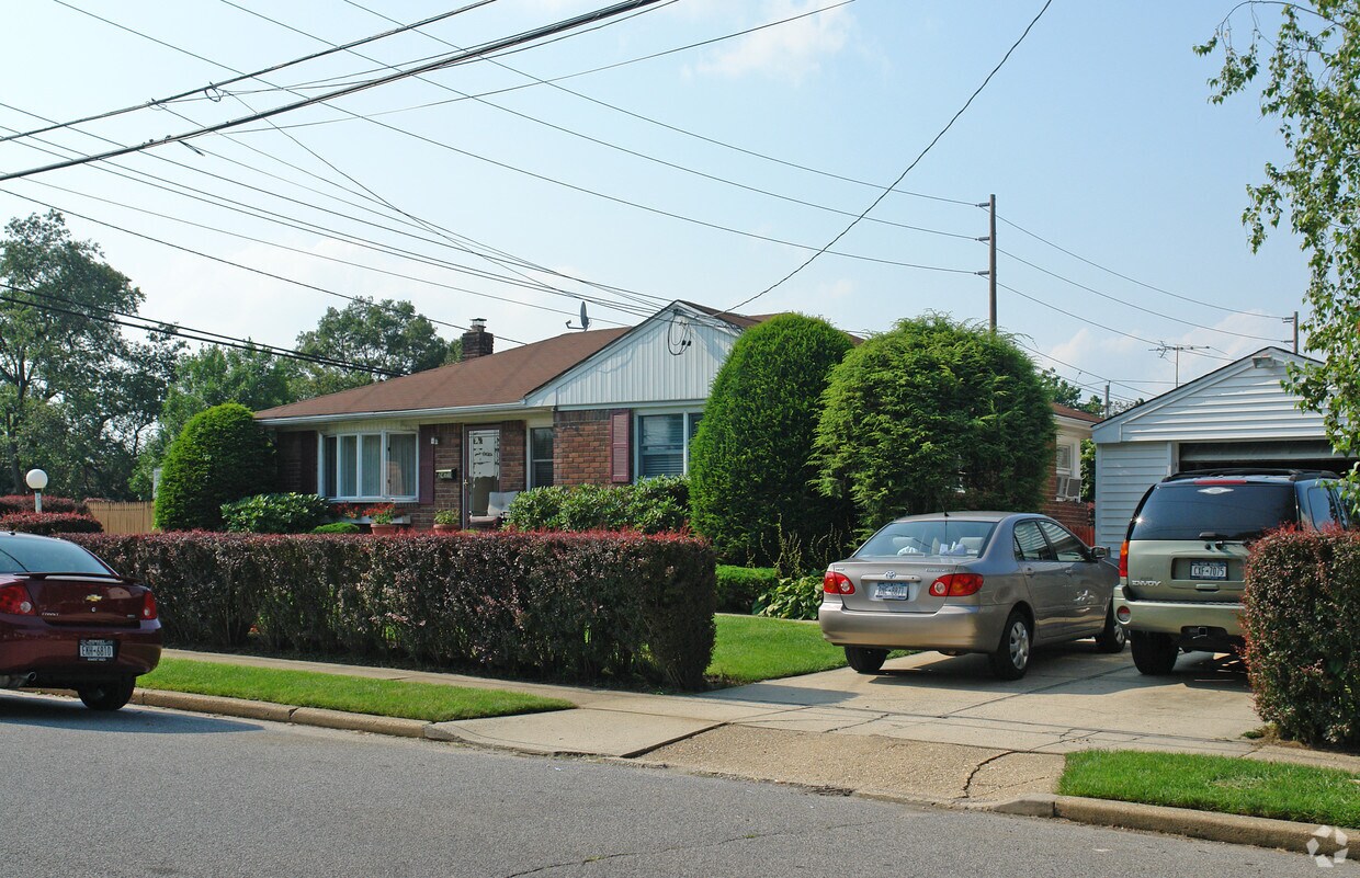 Primary Photo - 277 Newbridge Rd