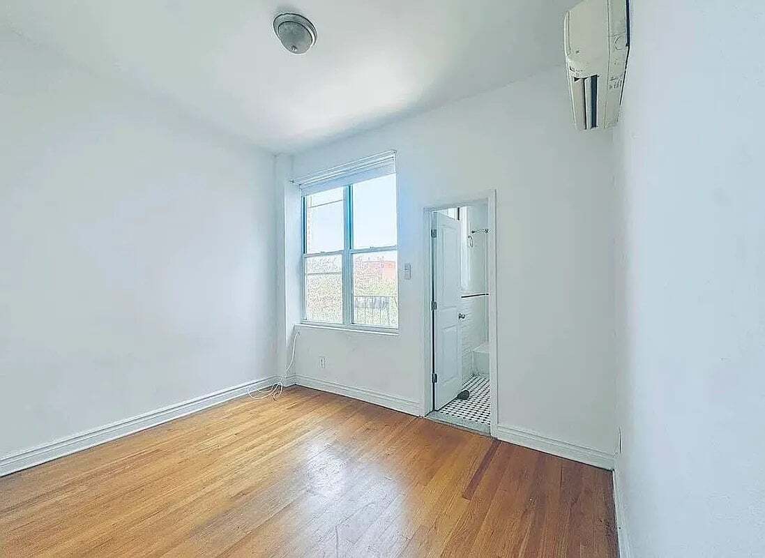 Foto del edificio - 105 Wilson Ave